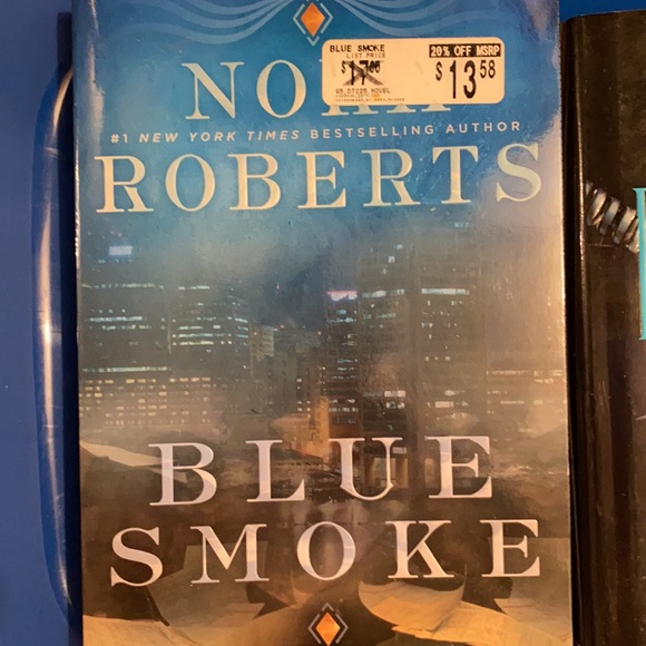 Too hard cover books by Nora Roberts - Picture 2 of 3